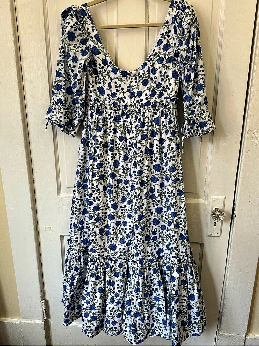 EDDY Hayley Puff sleeve Midi Dress Floral Midi Dress in Blue & White Size XS